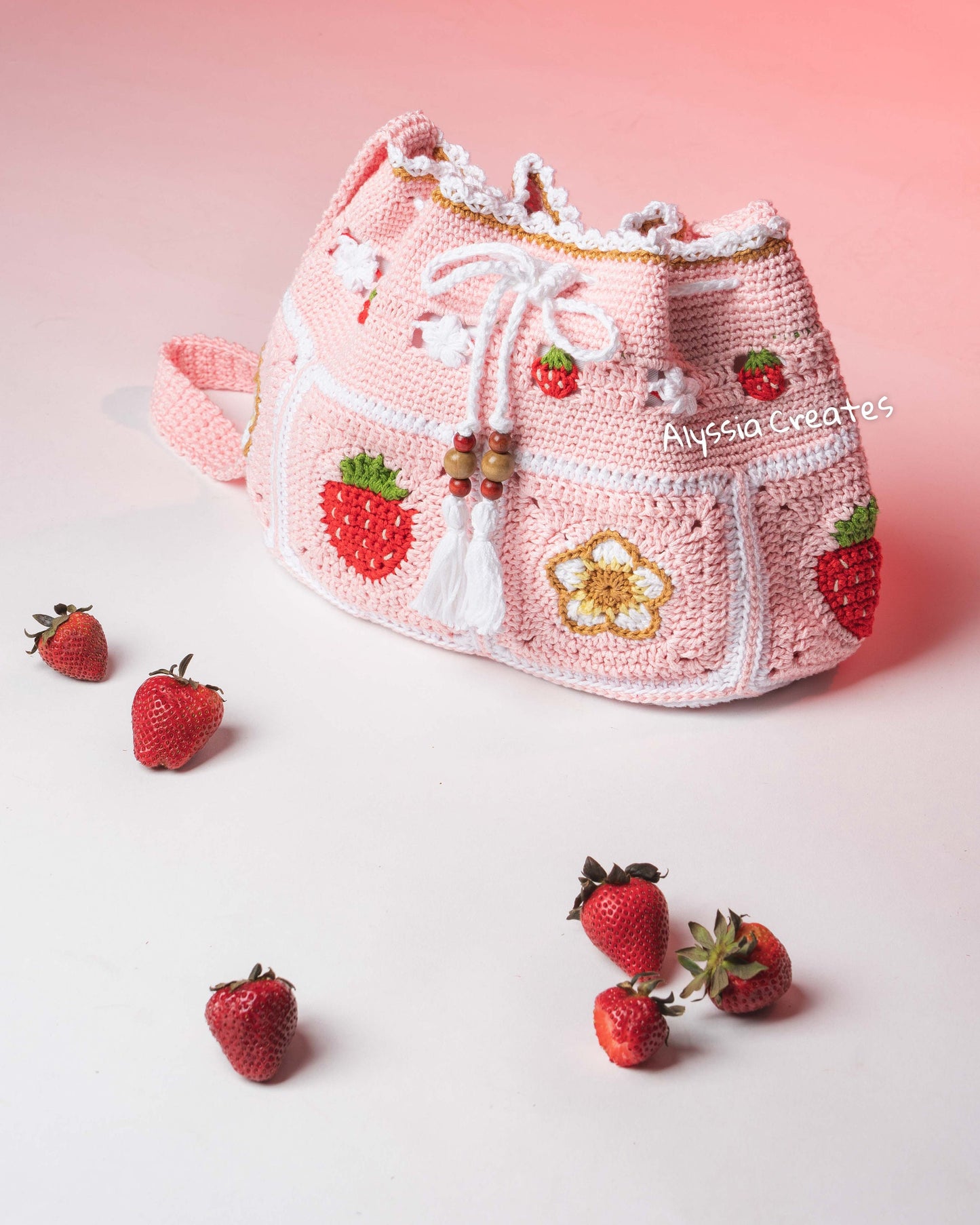 Strawberry Drawstring Crossbody Bag PDF PATTERN (English)