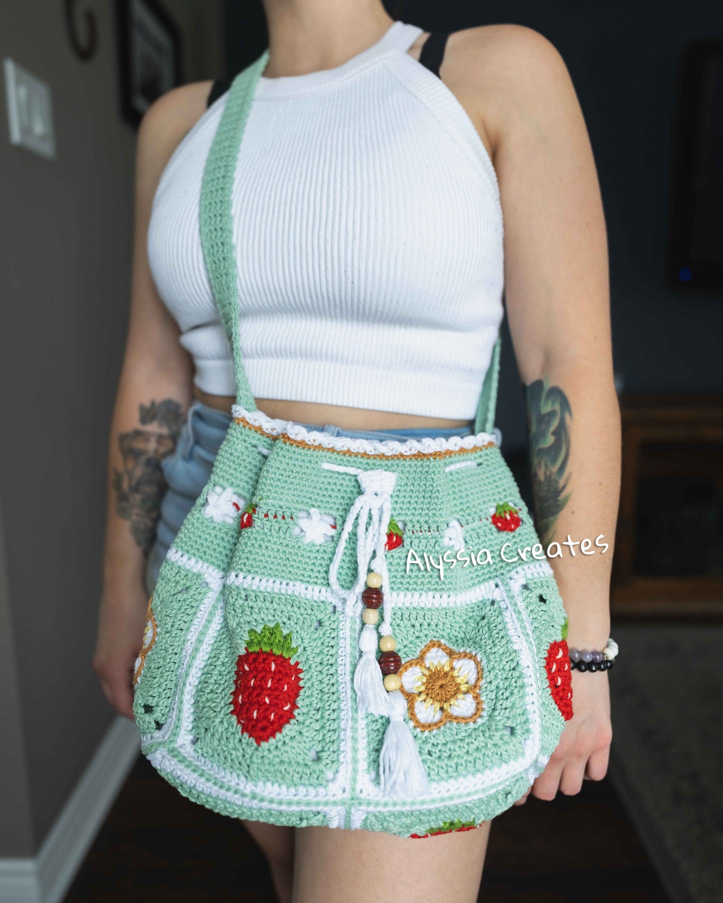 Strawberry Drawstring Crossbody Bag PDF PATTERN (English)