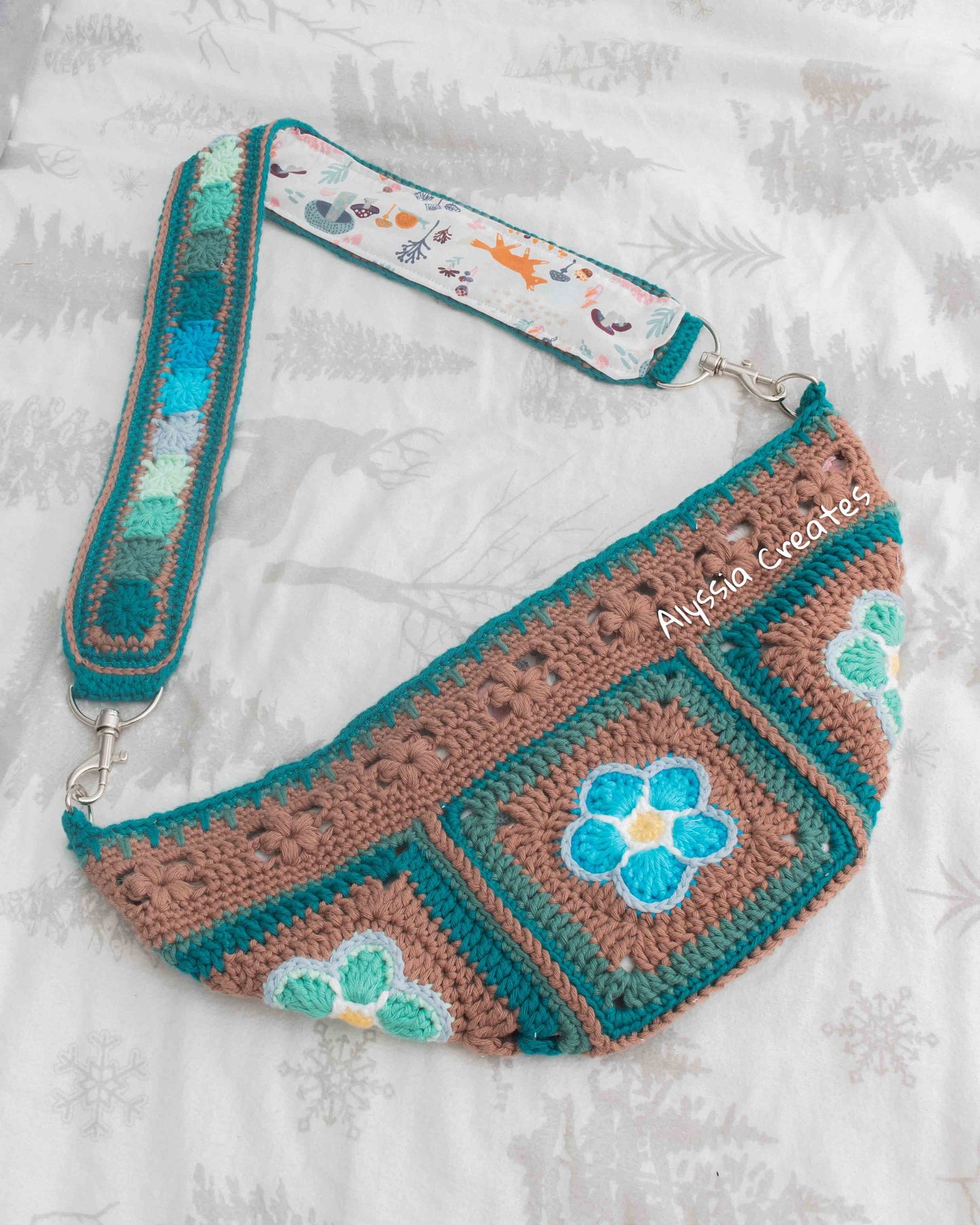 Forget Me Not Flower Bum Bag Crochet PDF PATTERN - Intermediate (English)
