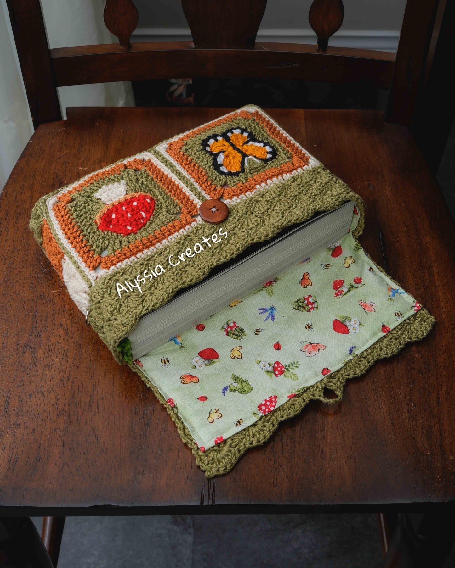 Butterfly and Mushroom Book Sleeve Bag Crochet PDF PATTERN - Intermediate (English)
