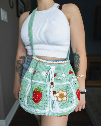 Strawberry Drawstring Crossbody Bag PDF PATTERN (English)