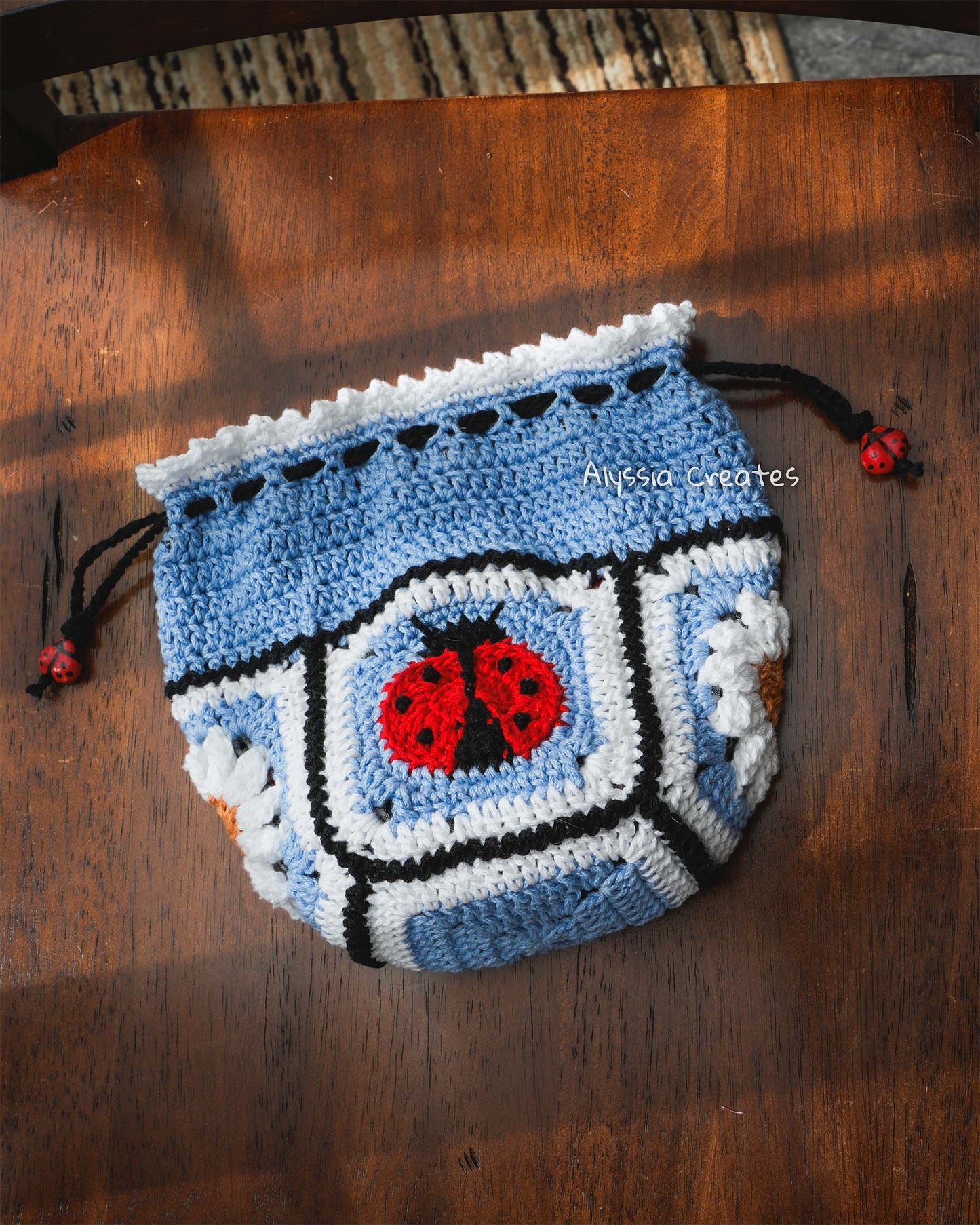 Ladybug and Daisy Drawstring Pouch Crochet PDF PATTERN - Intermediate (English)