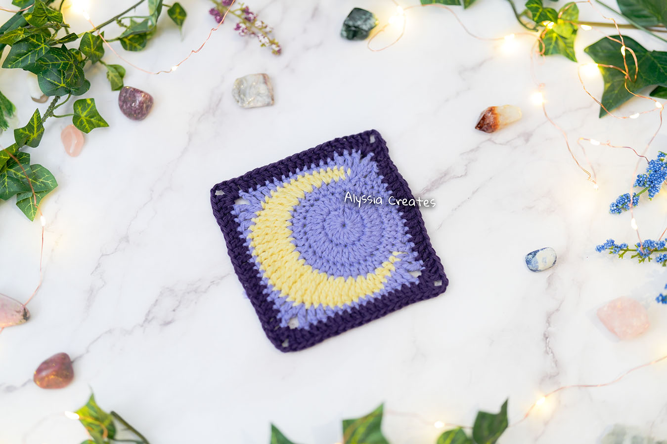 Large Crescent Moon Granny Square Crochet PDF PATTERN (English)